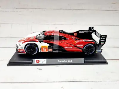 Bburago 1:24 Porsche 963 Red 18-98022