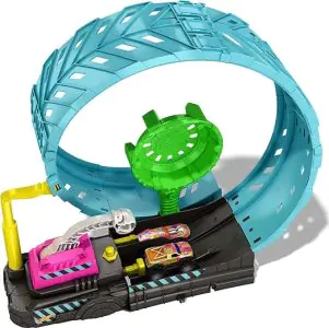 Hot Wheels Monster Trucks Glow-In-The Dark Epic Loop Challenge Playset HBN02