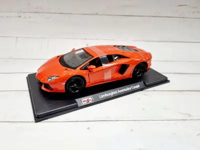 Maisto 1:24 Lamborghini Aventador Coupe Orange 51210