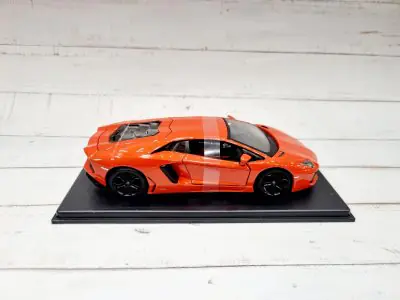 Maisto 1:24 Lamborghini Aventador Coupe Orange 51210