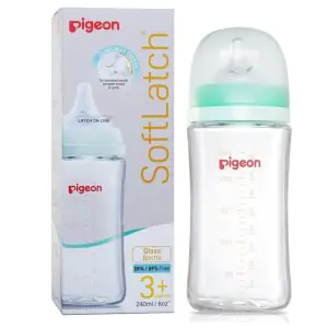 Pigeon Soft Latch Glass Feeding Bottle - 3m+ (Green)