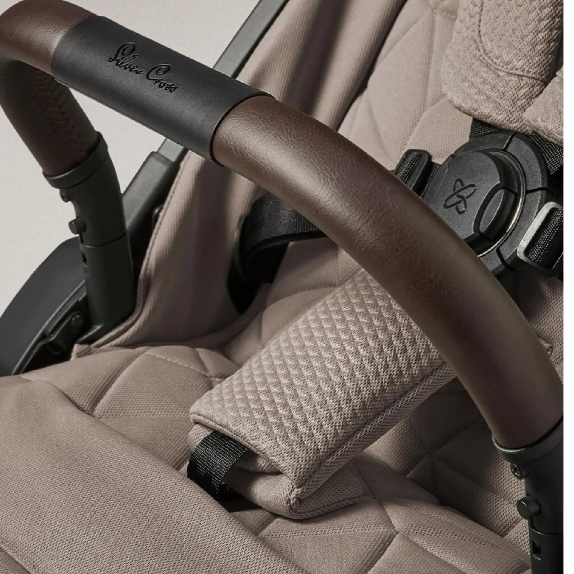 サンプル落ち！SilverCross　CLIC・COBBLE Silver Cross Clic Cobble Stroller - Where Every Smile Counts