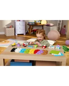Lego Creative Build-and-Play Box 11044 (750 Pieces)
