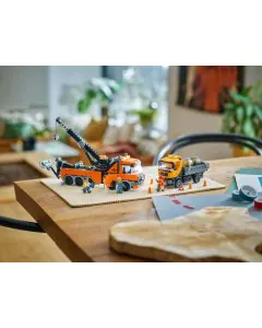 Lego Heavy-Duty Recovery Tow Truck with Crane 60467 (793 Pieces)