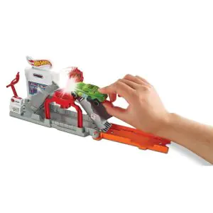 Hot Wheels Blaze Blast Playset FJN36