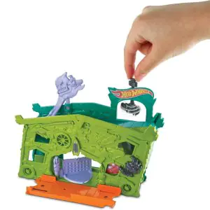 Hot Wheels Ghost Garage Playset FJN38