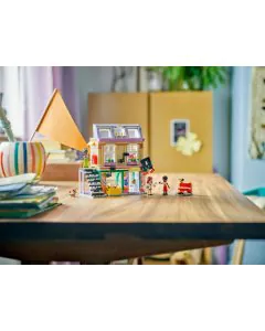 Lego Music Store & Apartment 42653 (483 Pieces)