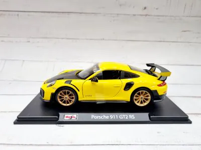 Maisto 1:24 Porsche 911 GT2 RS Yellow 51523
